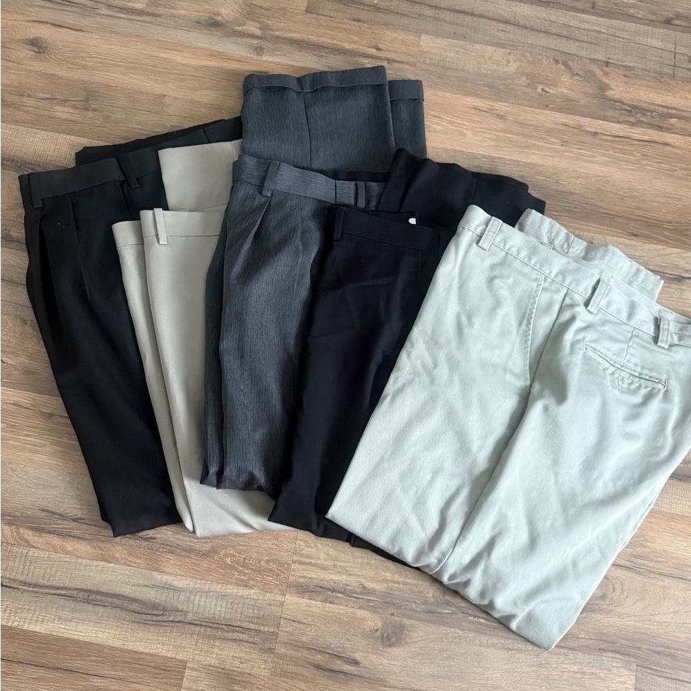 Men’s 38x29-31
Dress pants brand is in the photos